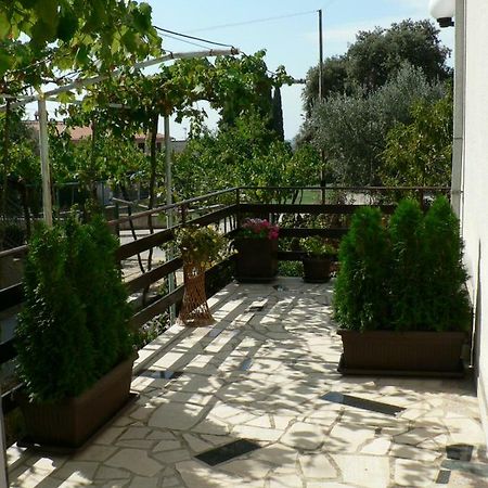 Apartman Mare Пула Екстериор снимка