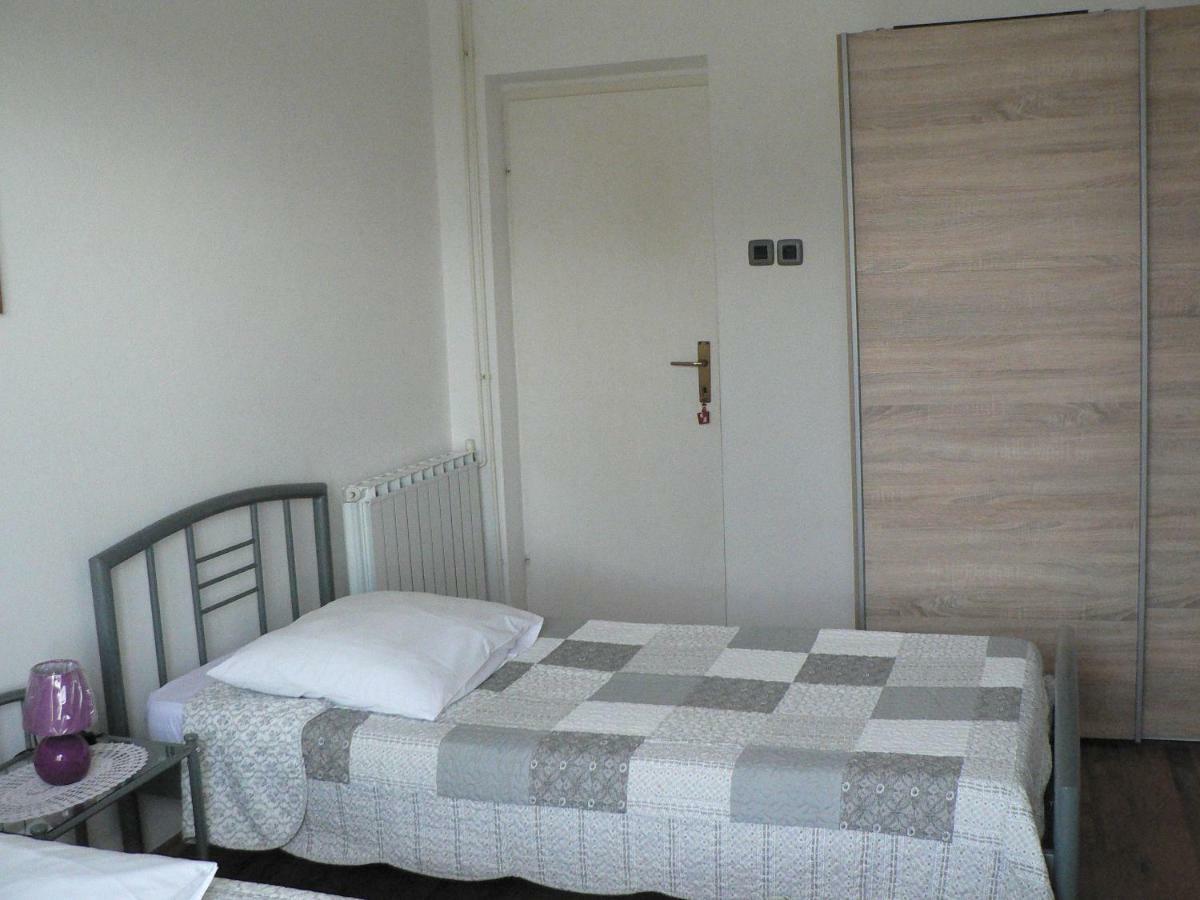 Apartman Mare Пула Екстериор снимка