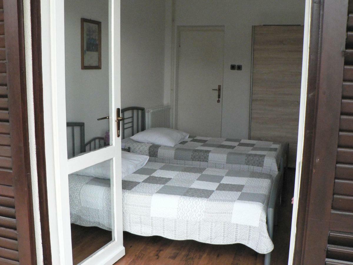 Apartman Mare Пула Екстериор снимка