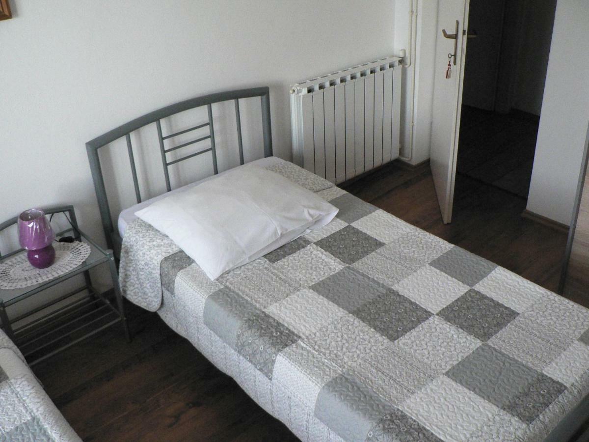 Apartman Mare Пула Екстериор снимка