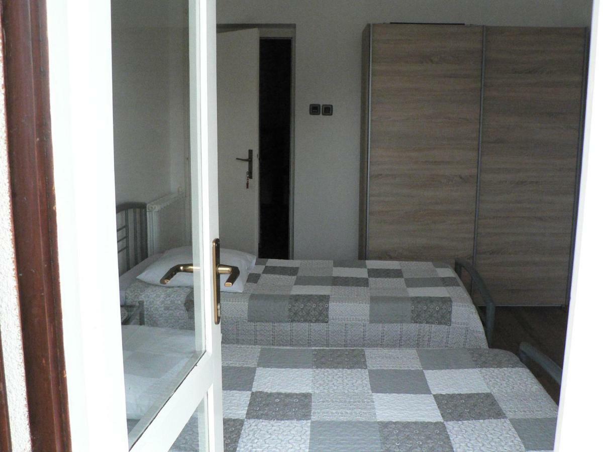Apartman Mare Пула Екстериор снимка